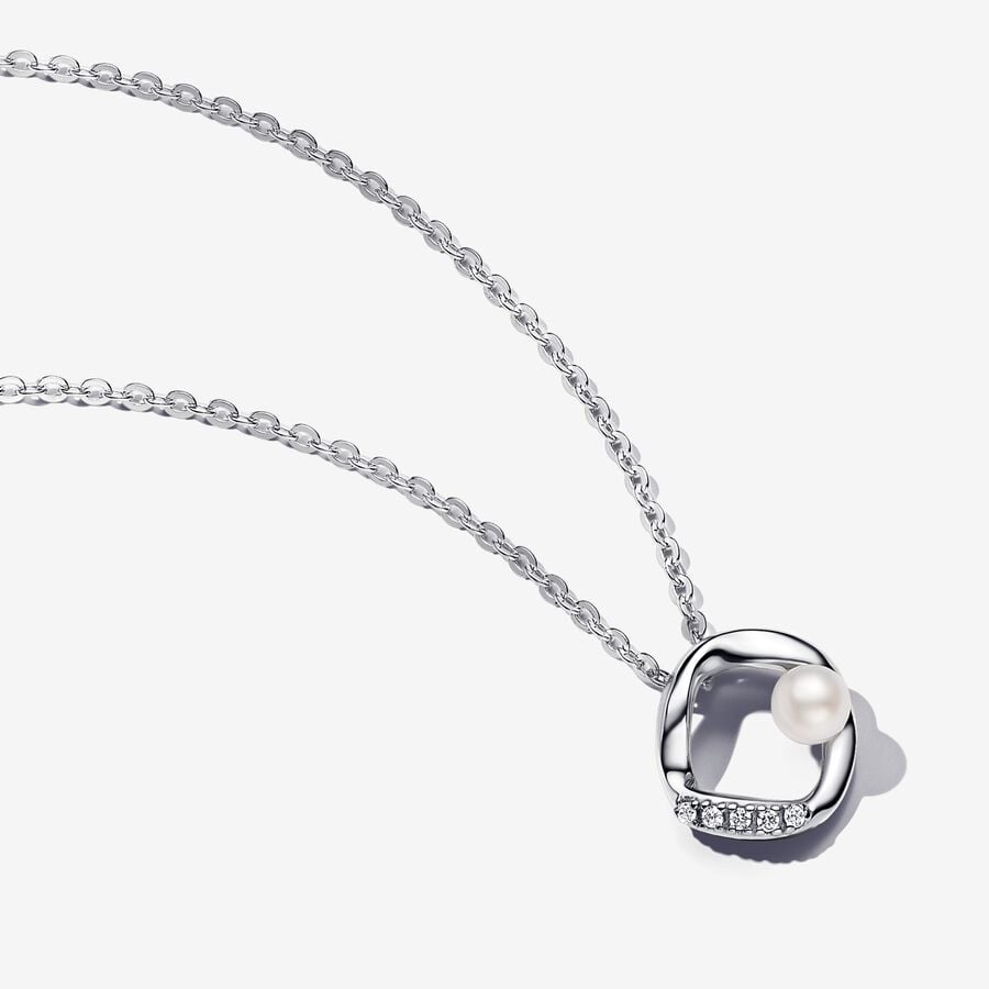 Collana Cerchio Linea Sinuosa con Perla d'Acqua Dolce Coltivata e Pavè -393303C01-45 - Simmi Gioiellerie -Collane