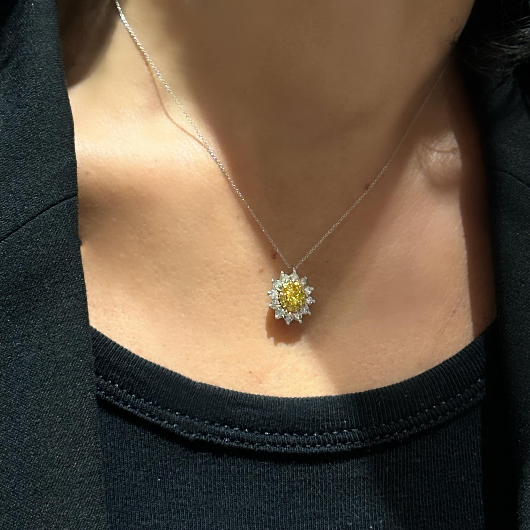 Collana con pendente in oro e diamati fancy yellow - Simmi Gioiellerie - Collane